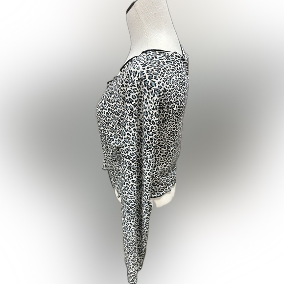 SHEIN Curve- Animal Print Long Sleeve Crop Top- 2XL - Picture 2 of 8